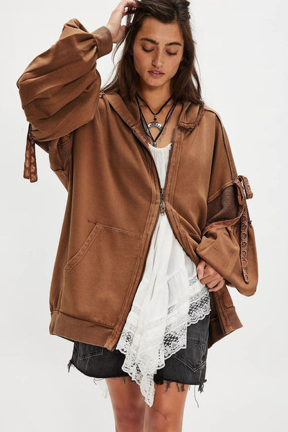 Lässiger Damen Zip-Hoodie mit Schnürärmeln im Ganzkörperlook