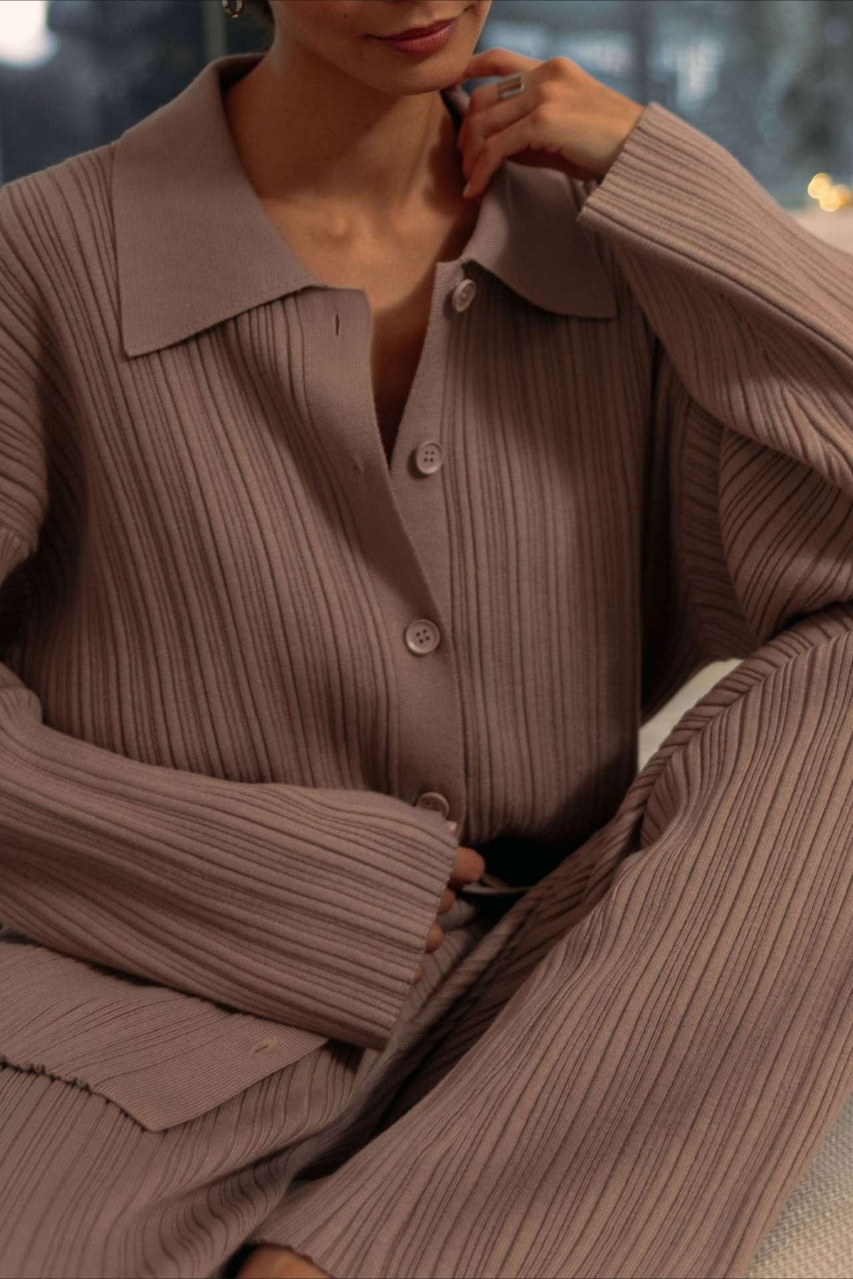 Weite gestrickte Hose passend zur Damen-Strickjacke