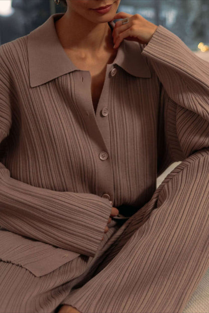 Weite gestrickte Hose passend zur Damen-Strickjacke