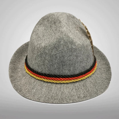 Samt bestickte bayerische Latzhosen traditionell