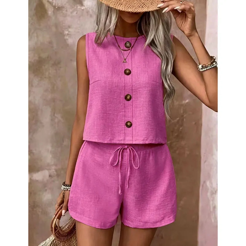 Nahaufnahme des Stoffes und der Verarbeitung des Damen Sommer-Sets