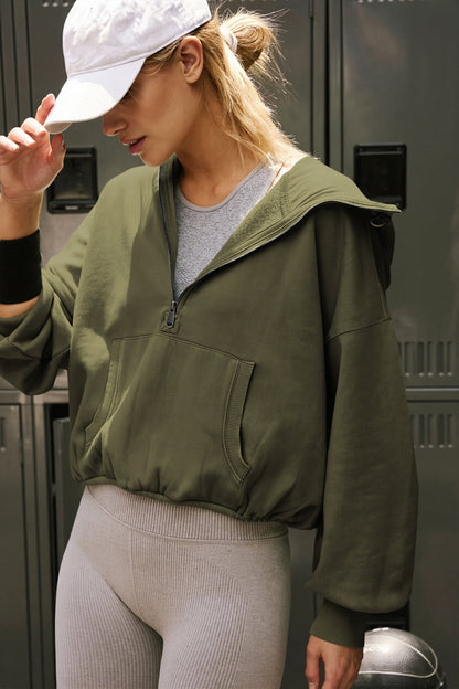 Sportlicher Hoodie als vielseitiges Alltagsoutfit
