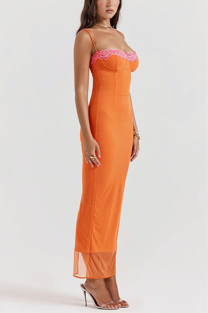 Damen Midikleid mit Spitze und Wickeloptik in Seitenansicht