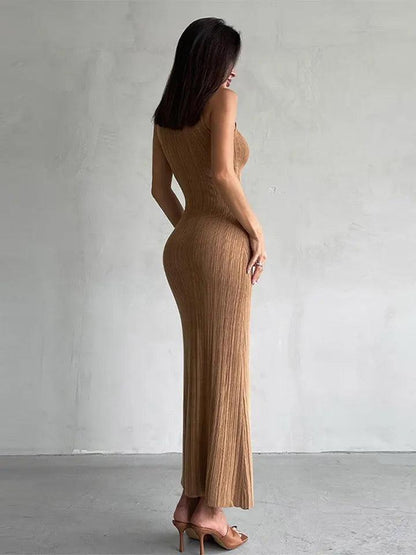 Weiches Strick-Kleid mit tailliertem Schnitt und ausgestelltem Rock, Midi-Länge, Damen