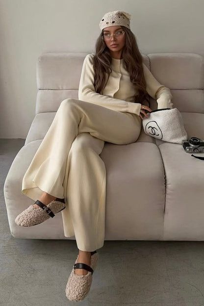 Eleganter Damen-Zweiteiler aus Cardigan und weiter Hose
