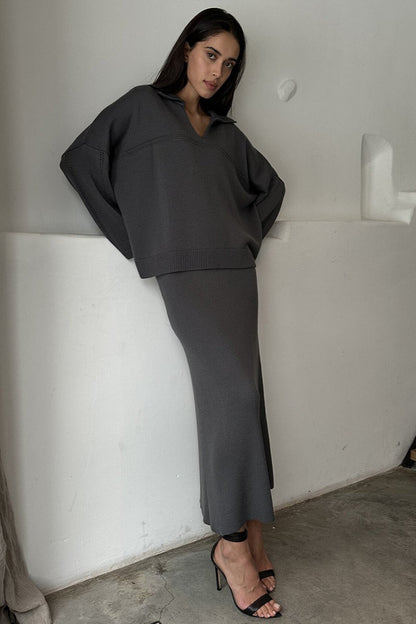 Damen-Strickset mit figurbetontem Midirock
