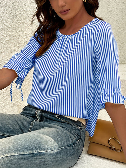 Damen Gestreifte Bluse locker fallend elegant in stilvoller Gesamtansicht