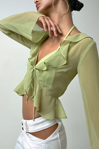 Crop-Bluse mit Rüschen-Details und leichtem transparentem Material