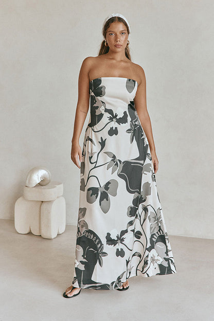 Damen Musterkleid mit Printdetail in Rückansicht