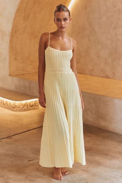 Plissiertes Midikleid aus Strick mit Spaghetti-Trägern