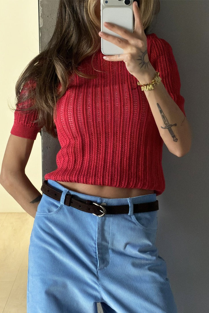 Leichter Strickpullover mit kurzen Ärmeln