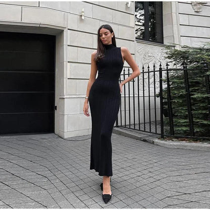Weiches Strick-Kleid mit tailliertem Schnitt und ausgestelltem Rock, Midi-Länge, Damen