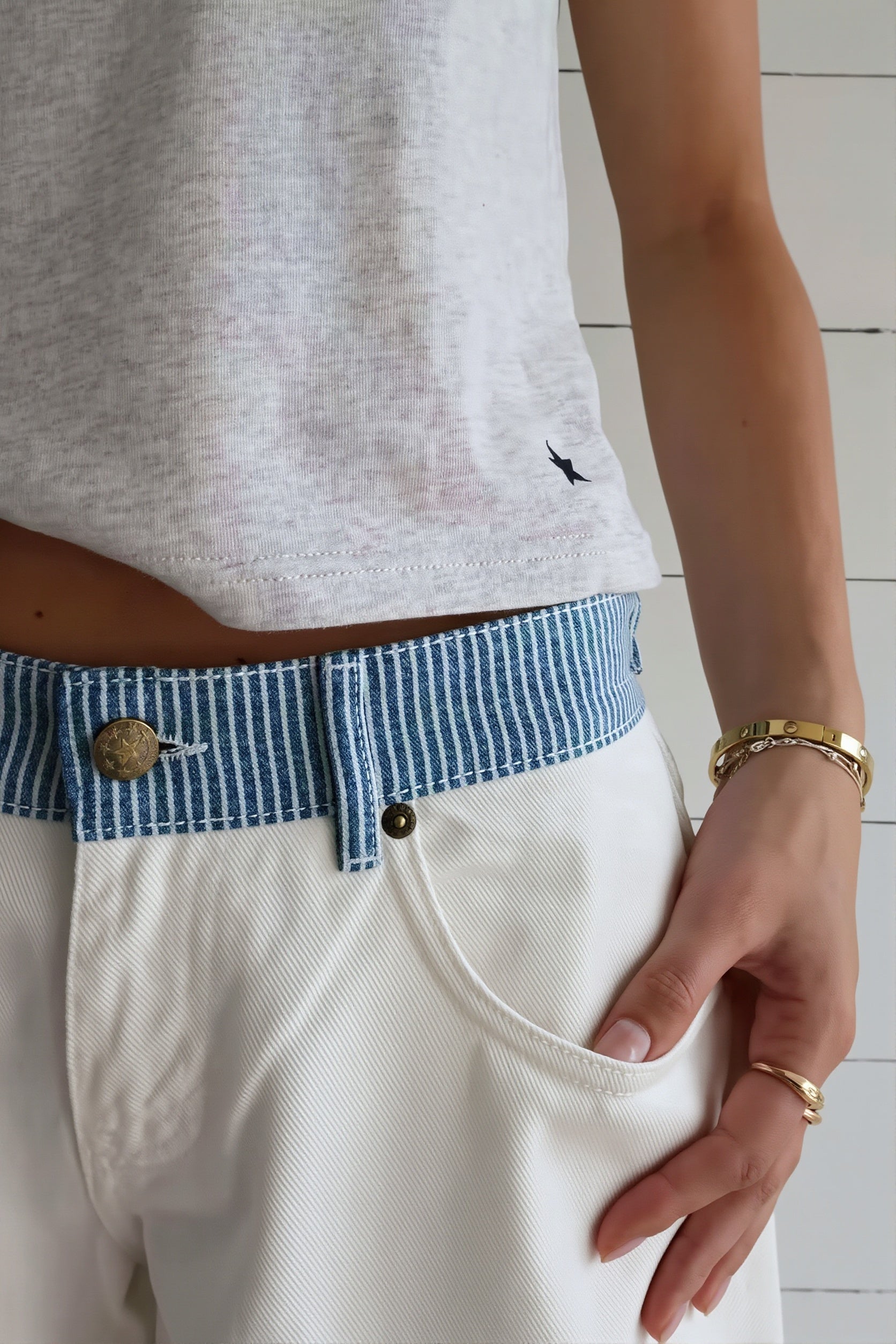 Damen Straight-Leg-Hose mit Kontrastband seitliche Ansicht