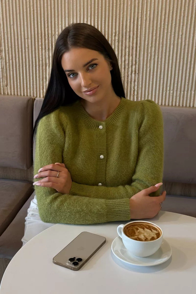 Cardigan mit feiner Strickstruktur und klassischem Ausschnitt