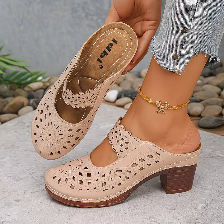 Damen Sandalen mit Cut-Outs und Blockabsatz von oben
