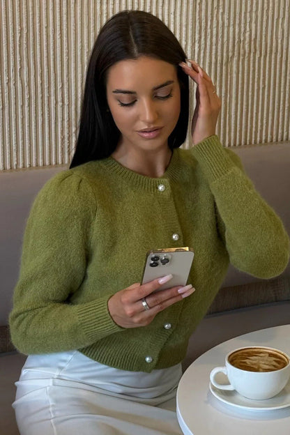 Strickcardigan als vielseitige Ergänzung für den Alltag