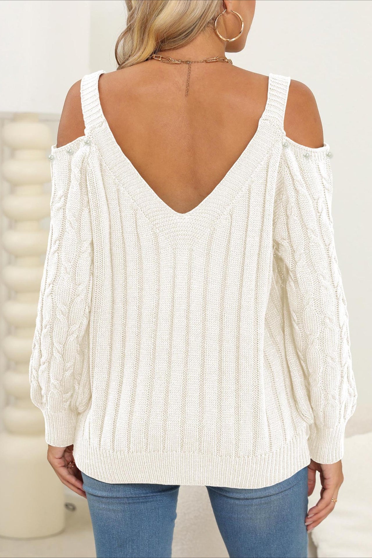 Schulterfreier Strickpullover für Damen mit femininer Ausstrahlung