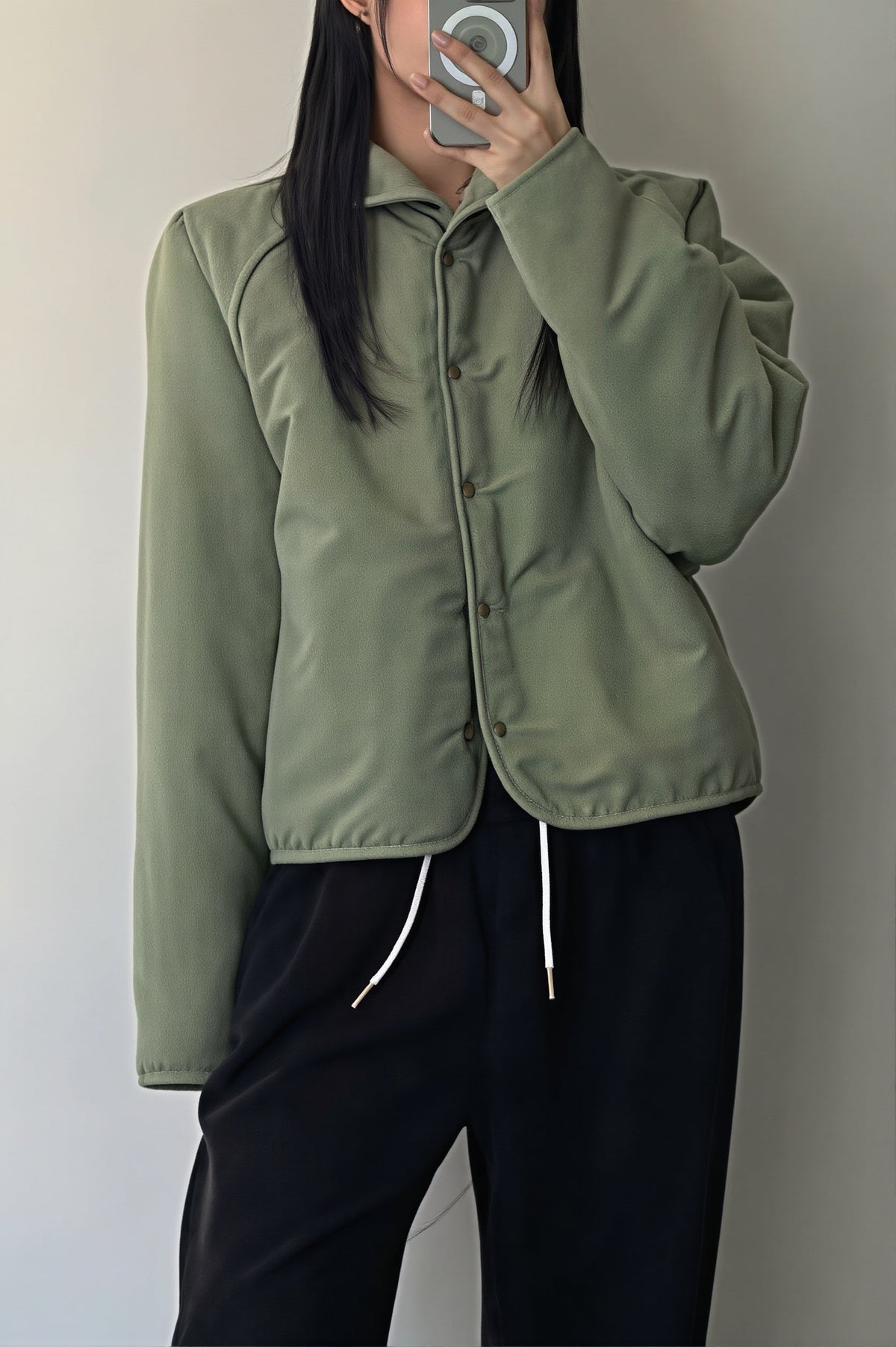 Wendbare Sherpa-Fleece-Jacke als vielseitiger Look für kühle Tage