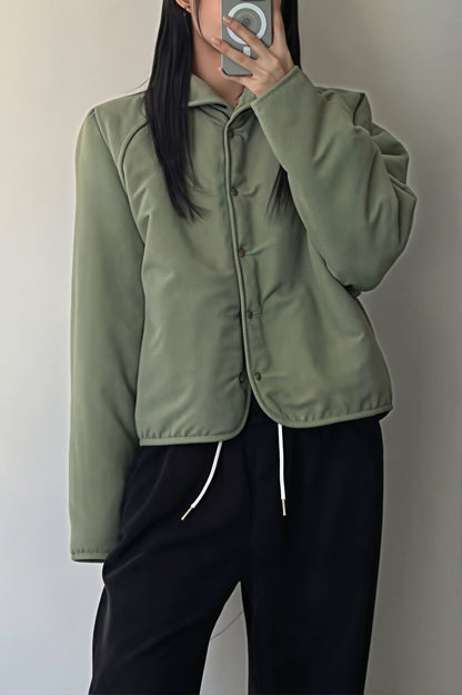 Wendbare Sherpa-Fleece-Jacke als vielseitiger Look für kühle Tage