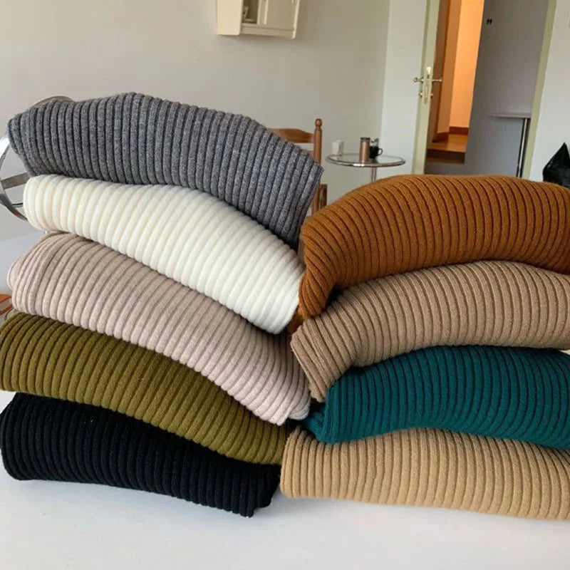 Damen Strickpullover mit Rollkragen und Knopfspalt-Detail