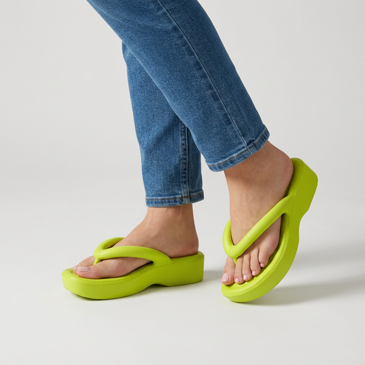 Damen Zehentrenner mit Keilsohle in sommerlichem Design, Vorderansicht