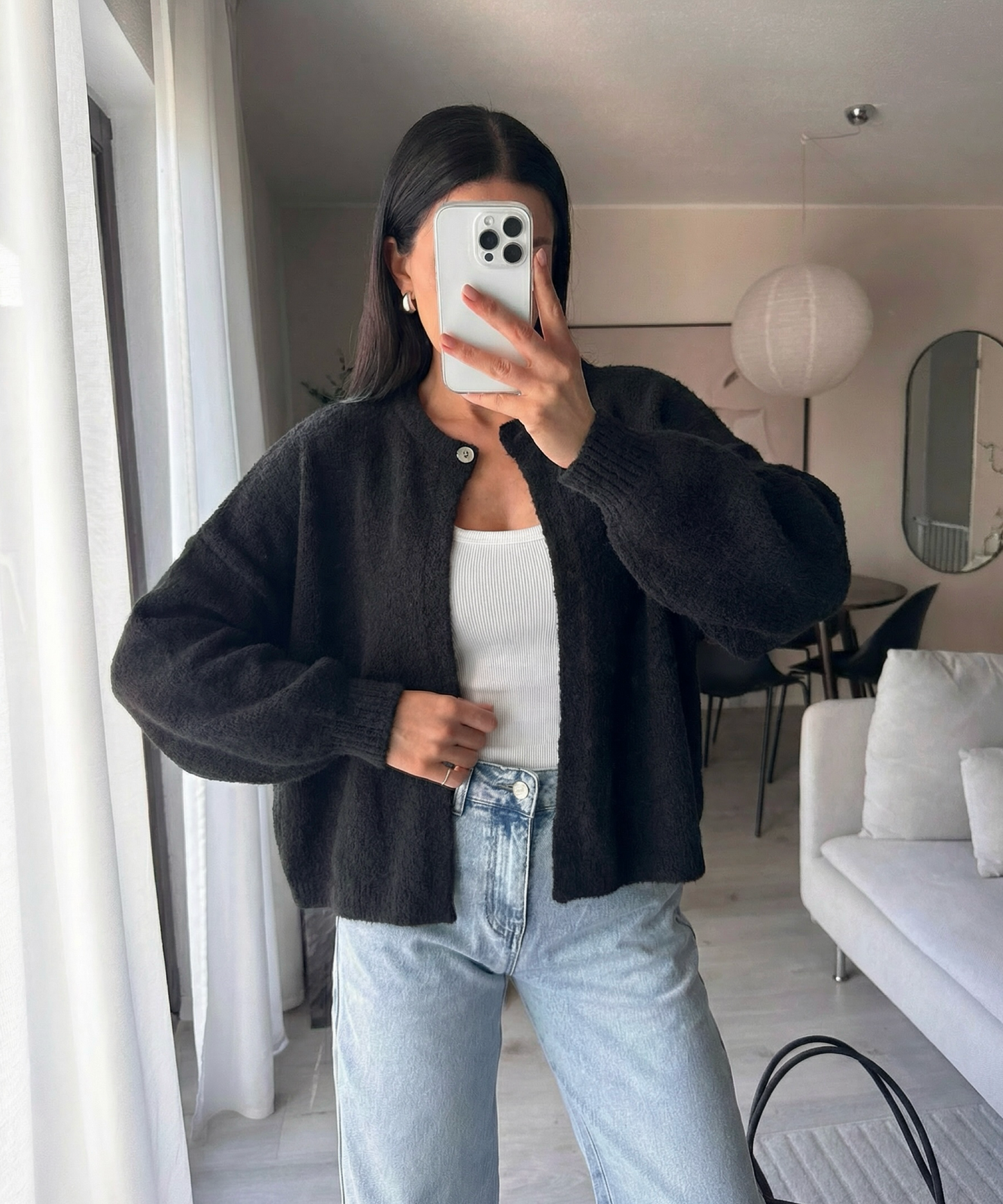 Damen-Cardigan in Schwarz als vielseitiges Kleidungsstück für elegante Layering-Looks