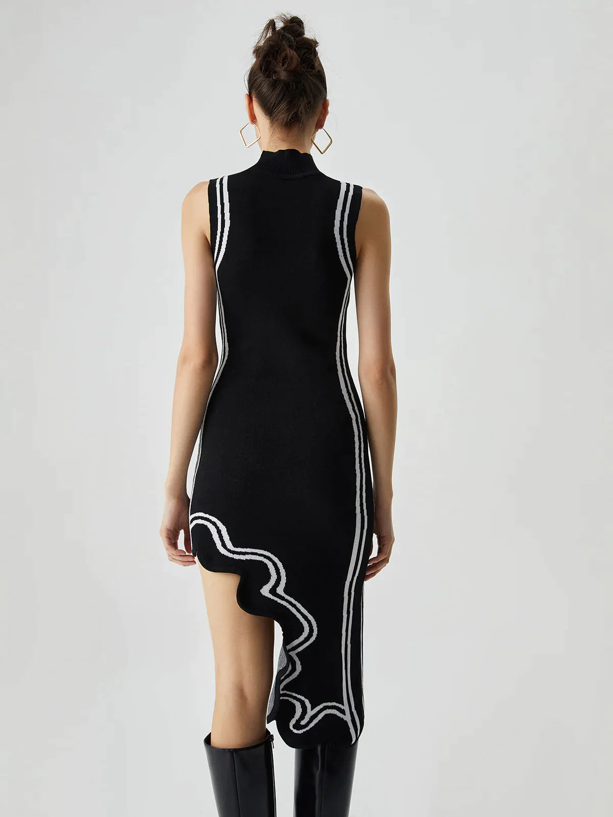 Asymmetrisches Strickkleid
