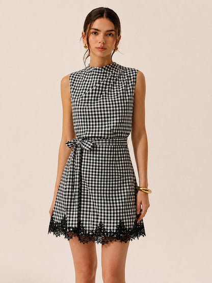 Damen Minikleid mit Karomuster und Taillengürtel in Frontalansicht