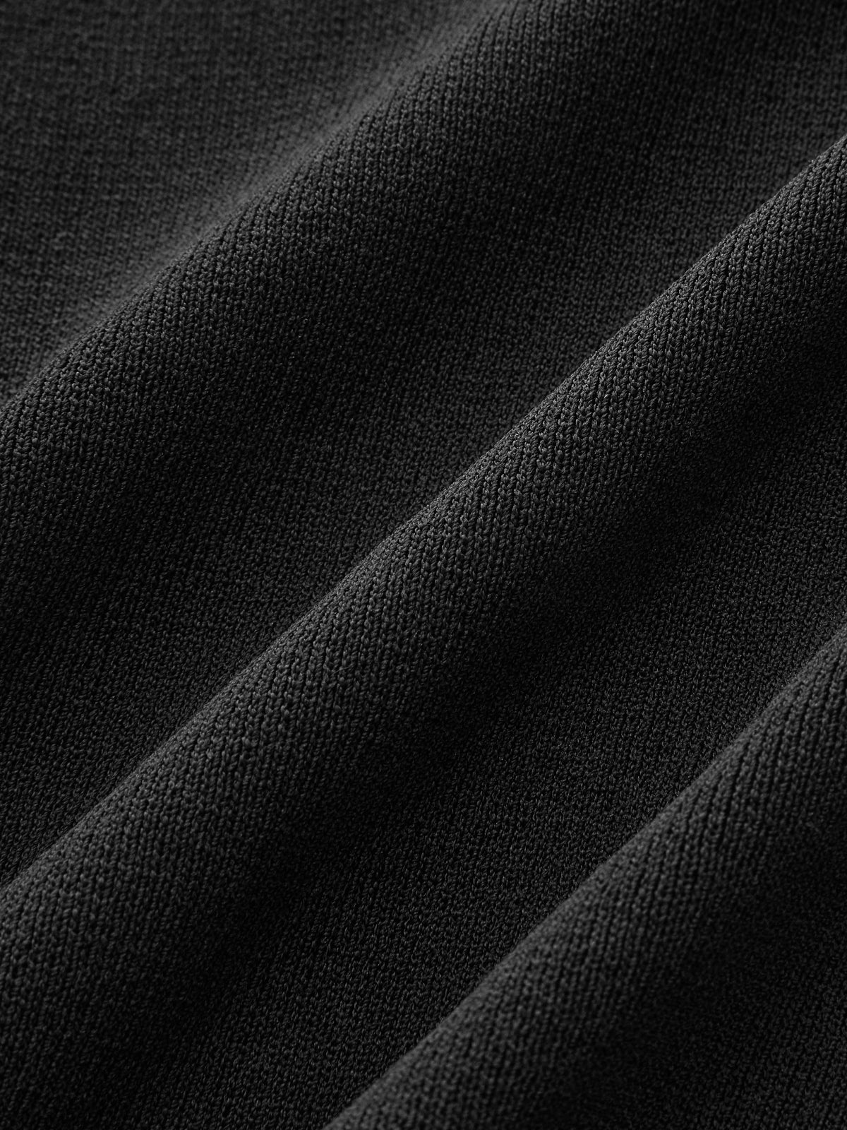 Damen Stricktop aus Feinstrick mit Kontrastabschlüssen an Ärmeln