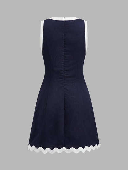 Damen Mini Kleid aus Leinenmix mit welligem Saum in Rückansicht
