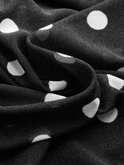Damen Mesh Top mit Polka Dots als gestylter Fashion-Look