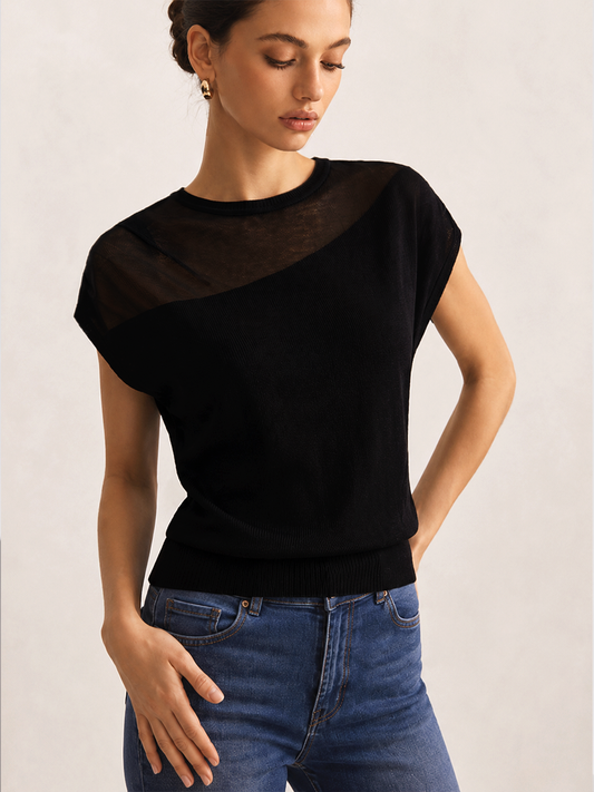 Damen Strickpullover mit transparenter Schulterpartie in asymmetrischem Design, Vorderansicht