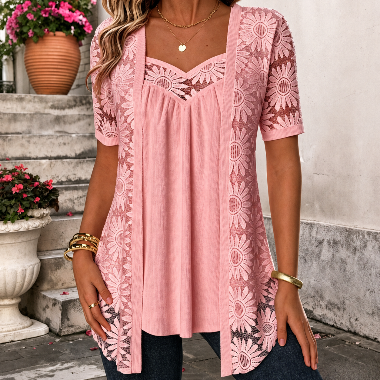 Weiße Spitzenbluse für Damen im eleganten Alltagslook