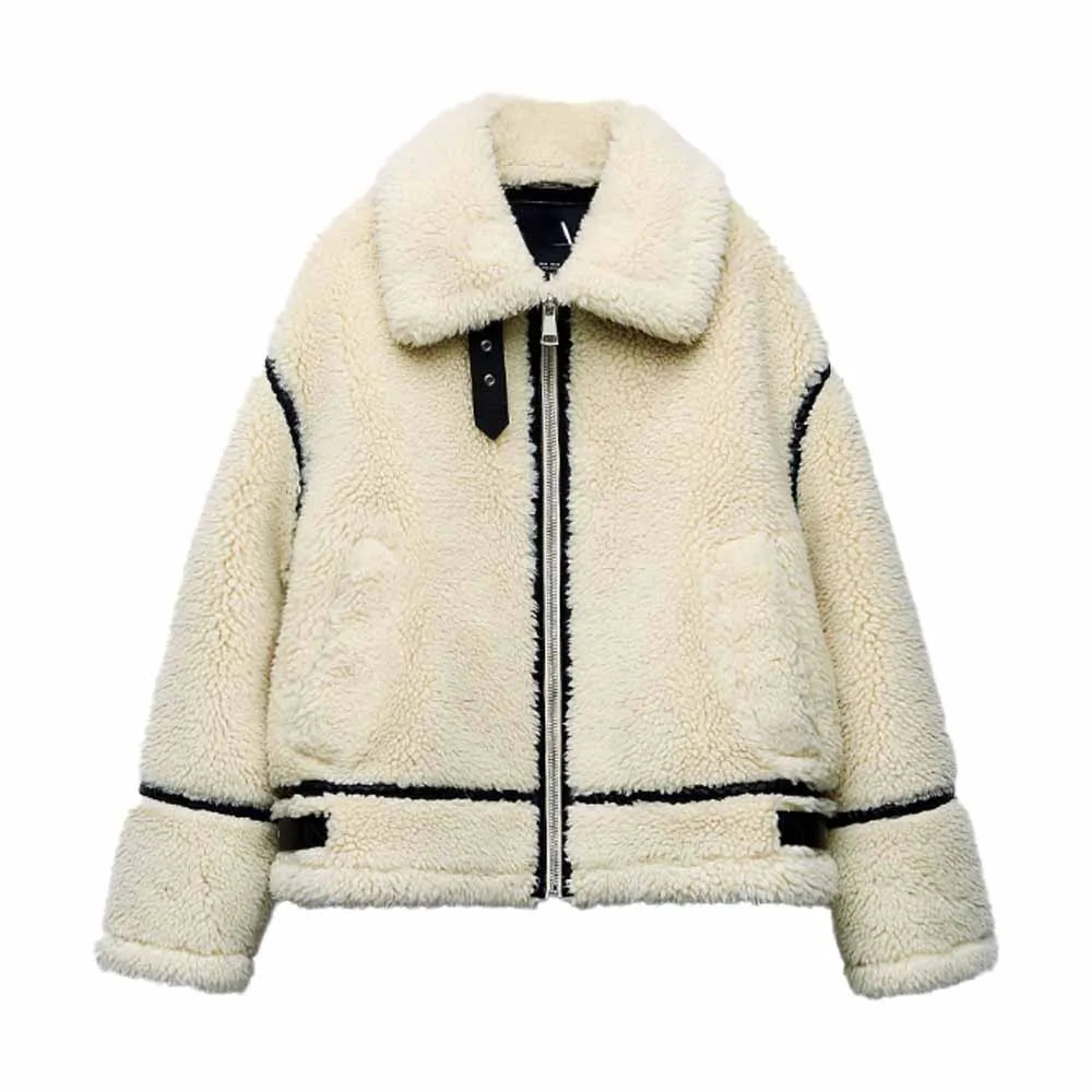 Winterjacke aus weichem Teddyfleece im Detail