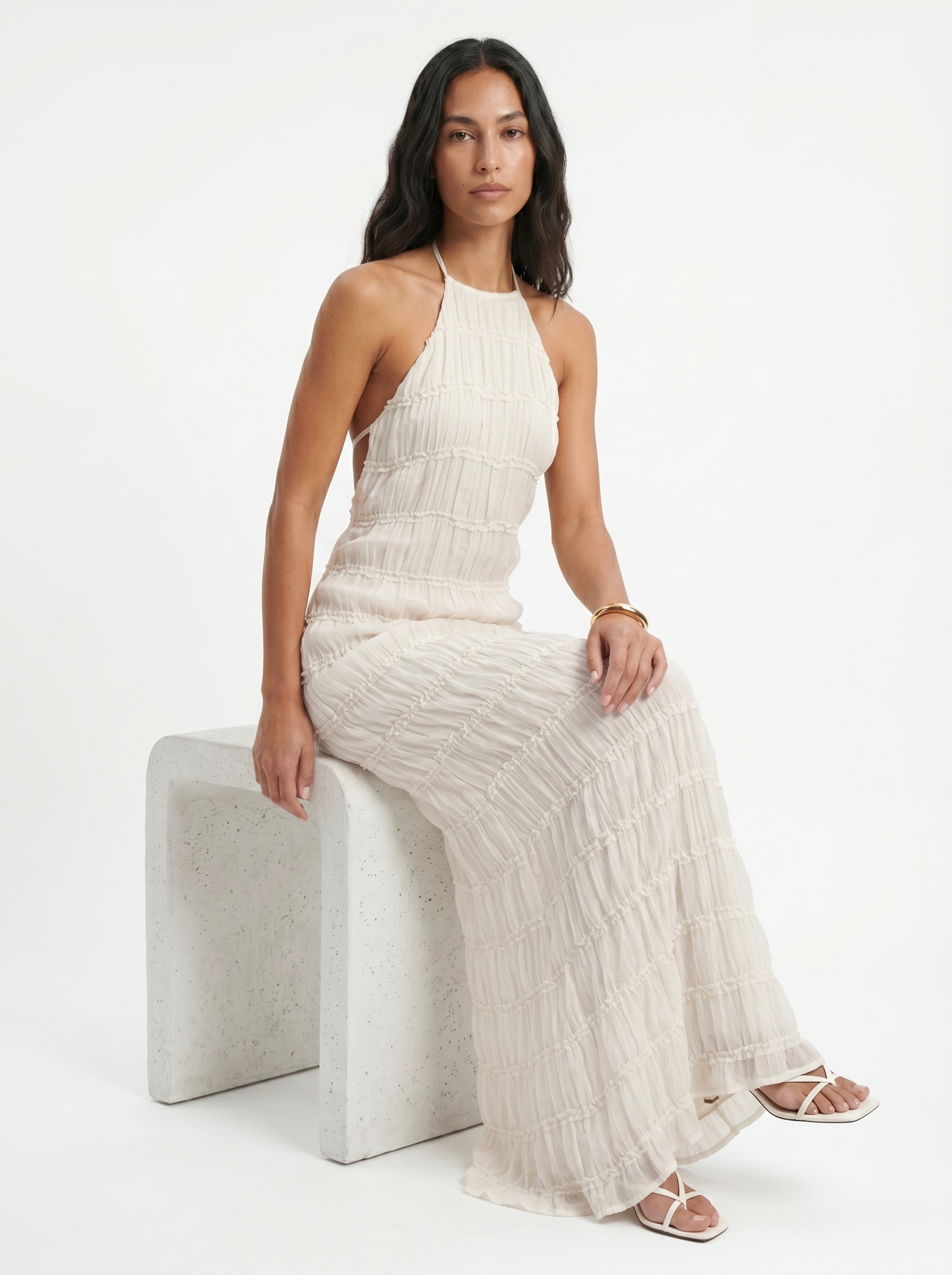 Damen Sommerkleid mit Halterneck in frontaler Ansicht