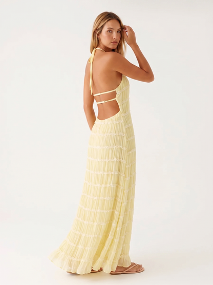 Luftiges Damen Maxikleid mit Halterneck im Detail