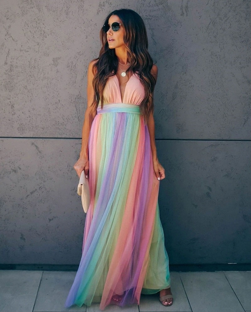 Damen Midikleid mit Regenbogenprint und Spaghettiträgern, Rückansicht