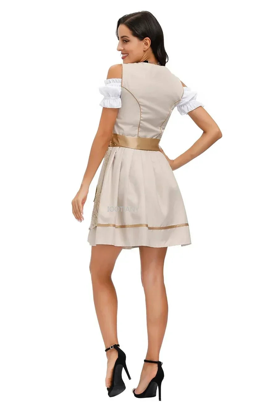 Traditionelles Trachtenkleid für Damen im bayerischen Stil