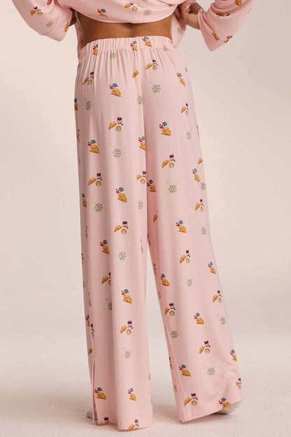 Damen Set mit fließender weiter Hose und kleinem Print im Detail