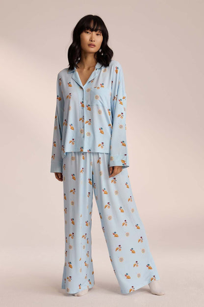 Elegantes Damen Outfit Set mit lockerer Hose und dezentem Mini Print