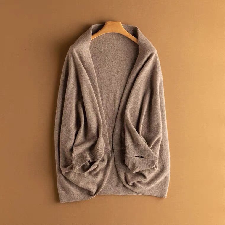 Alpina Merino-Wollschal in eleganter Drapierung