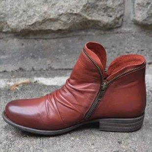 Detailansicht des Vintage-Absatzes der Damenstiefeletten
