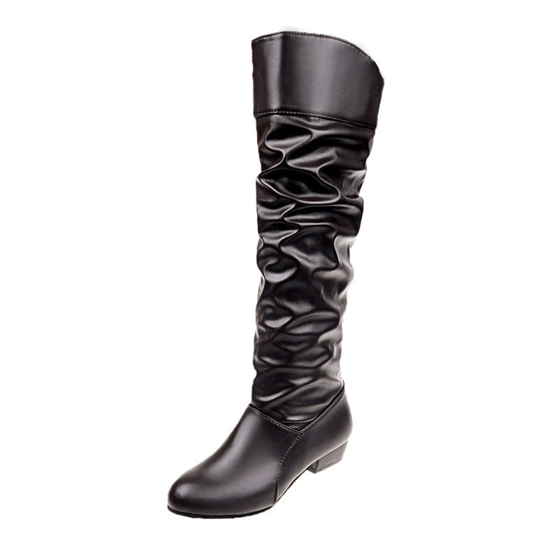 Knielange Slouch-Stiefel als stilvolle Ergänzung für Alltagslooks