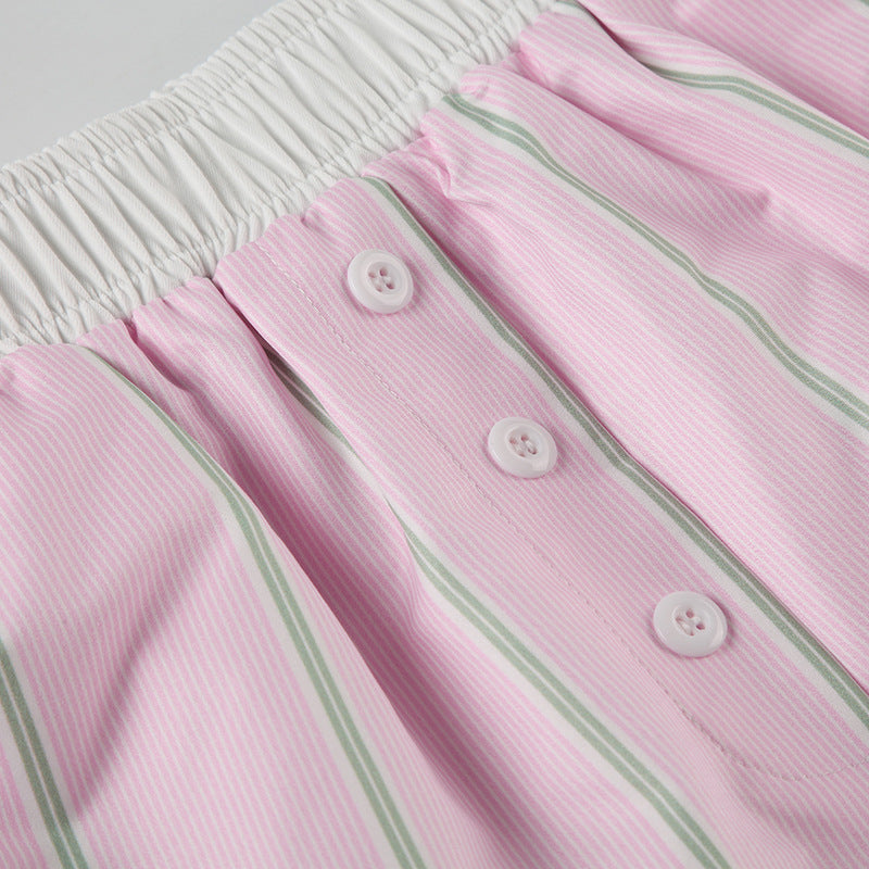 Rückansicht der Damen Shorts mit elastischem Bund und Colorblock-Optik