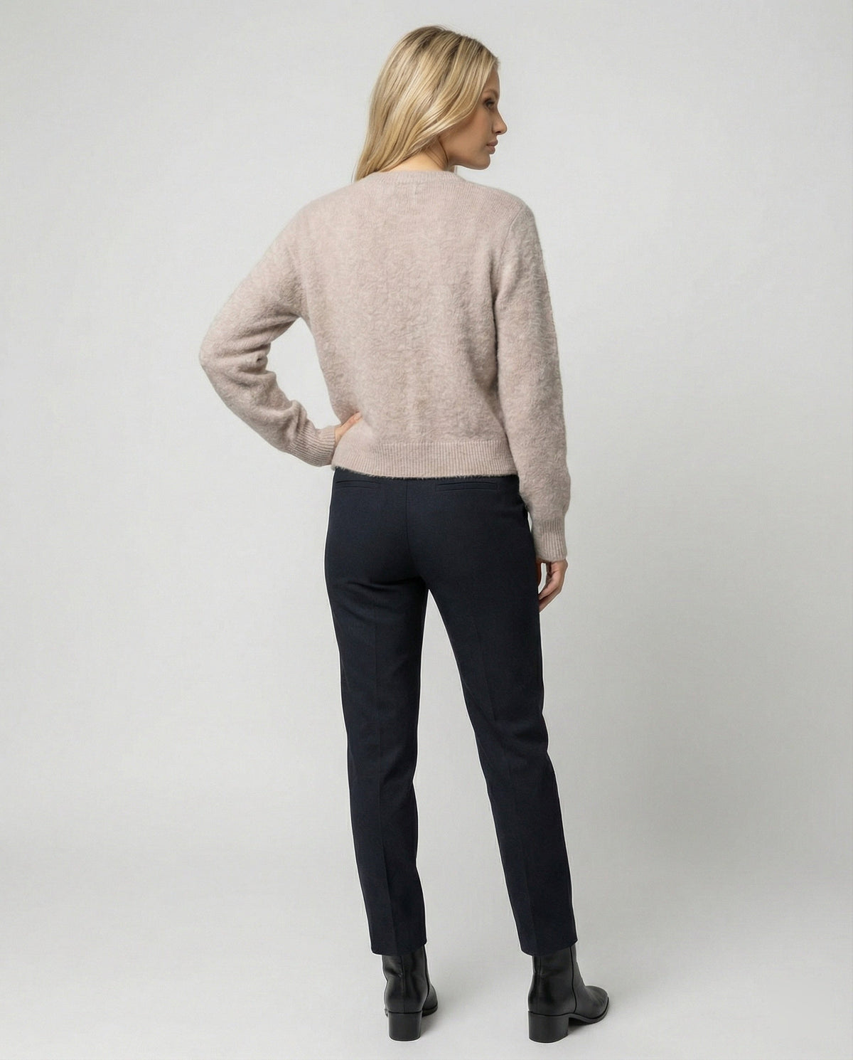 Damen-Cardigan mit sorgfältig verarbeitetem Strickmaterial