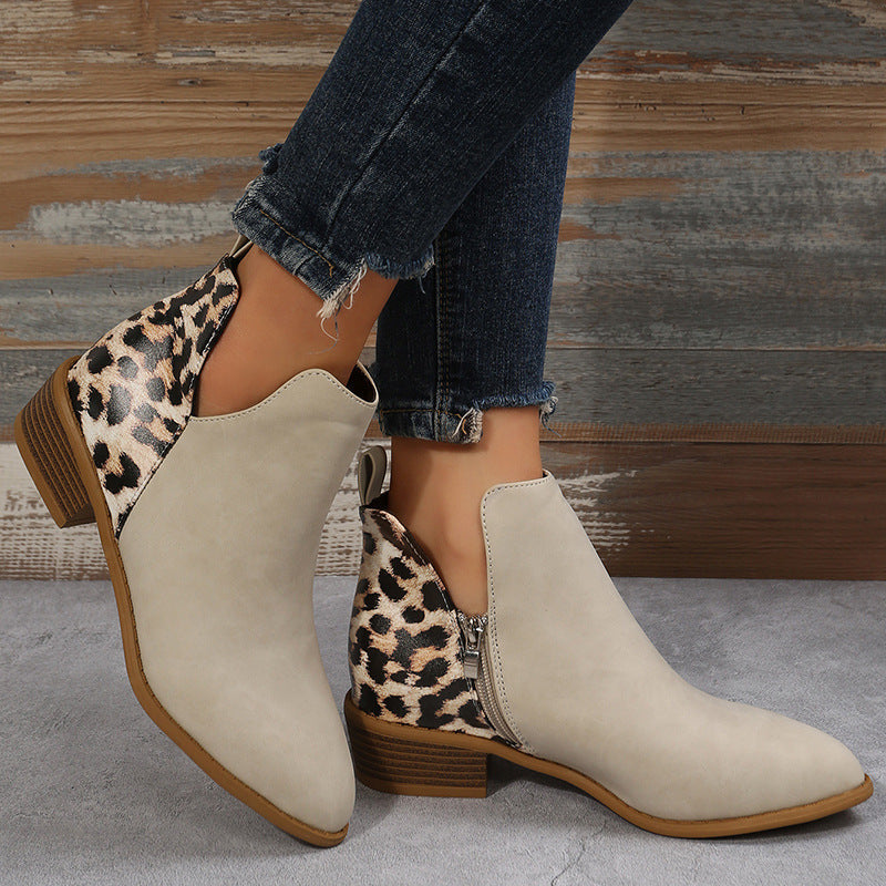 Damenstiefelette mit elastischen Einsätzen und Leoparden-Fersenpaneel