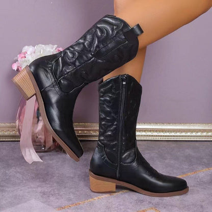Damenstiefel im Cowboystil mit markantem Blockabsatz