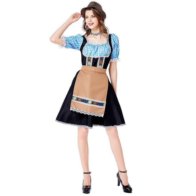 Bestickte Schürze des Dirndl-Kostüms in einer Detailansicht