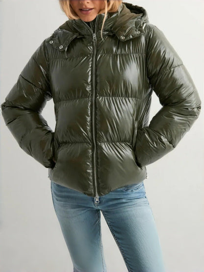 Damen-Daunenjacke als stilvolle Winterbekleidung