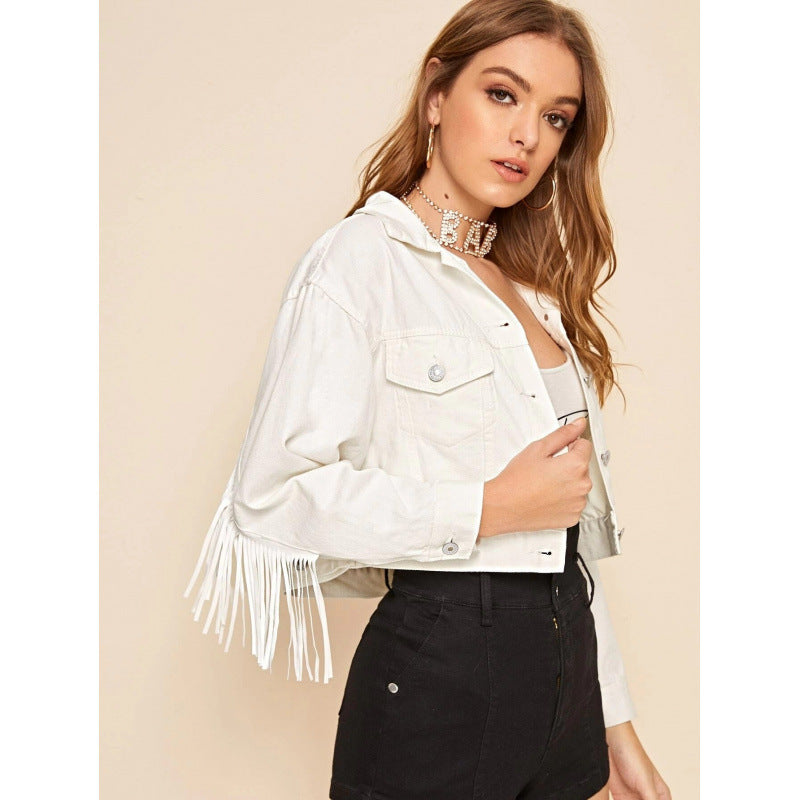 Frontansicht der kurzen Fransenjacke für Damen
